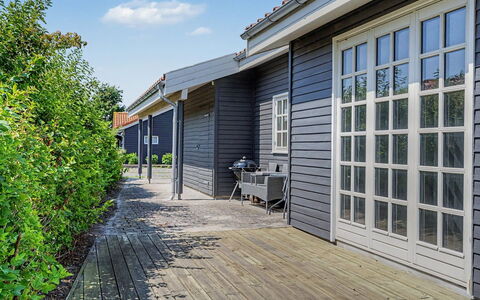 Ion - 1Km from the Sea: Wood, Home, Siding, Door, Composite Material, Shade, Cottage, Yard, Garden, Porch