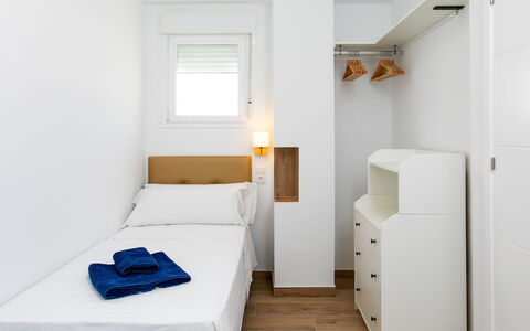 Elvix Nerja Center a: Wood, Interior Design, Flooring, Floor, Room, Bedroom, Furniture, Bed, Apartment, Ceiling