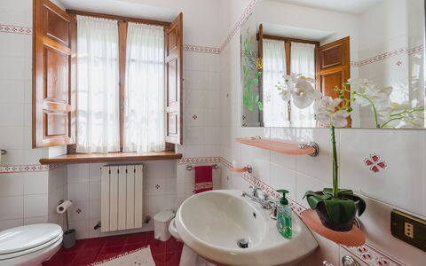 Casa Lulù: Interior Design, Plumbing Fixture, Flooring, Bathroom Sink, Floor, Sink, Bathroom, Tap, Room, Plumbing