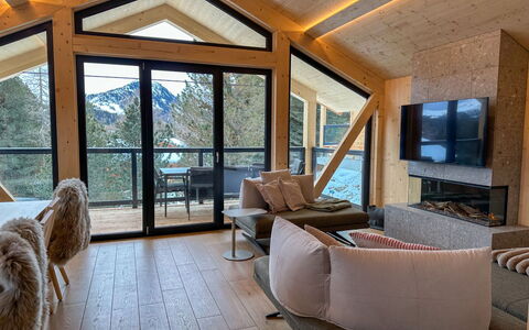Großveitsch 605: Wood, Winter, Snow, Freezing, Cottage, Log Cabin, Glacial Landform, Hardwood, Natural Material, Lumber