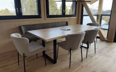 Großveitsch 607: Furniture, Flooring, Wood, Floor, Interior Design, Table, Chair, Kitchen & Dining Room Table, Wood Flooring, Dining Room