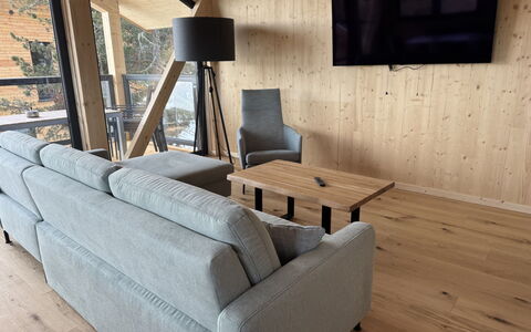 Großveitsch 607: Wood, Floor, Hardwood, Wood Flooring, Plank, Wood Stain, Living Room, Lumber, Log Cabin