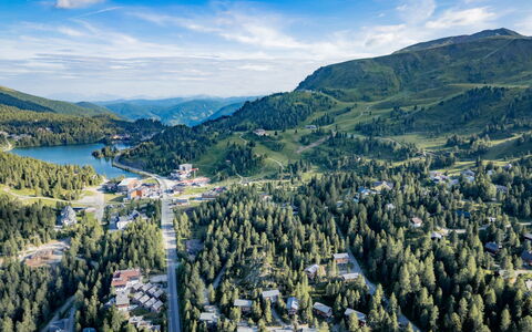 02 Nth030 Sup Chalet mit Sauna und Hot Tub 2 Etage: Tree, Mountainous Landforms, Landscape, Mountain, Bird'S-Eye View, Hill, Highland, Bank, Aerial Photography, Mountain Range