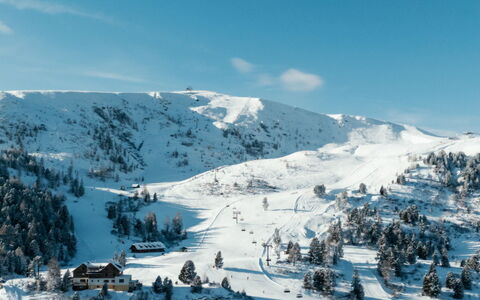 02 Nth056 18G Sup Chalet mit Sauna und Hot Tub 2 e: Mountainous Landforms, Snow, Winter, Mountain, Terrain, Highland, Glacial Landform, Mountain Range, Hill Station, Geological Phenomenon