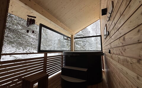 02 Nth056 18G Sup Chalet mit Sauna und Hot Tub 2 e: House, Shrub, Home, Residential Area, Estate, Cottage, Hacienda, Yard, Shade, Lawn