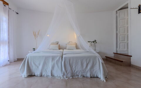 Villa Pipa: House, Shrub, Home, Residential Area, Estate, Cottage, Hacienda, Yard, Shade, Lawn