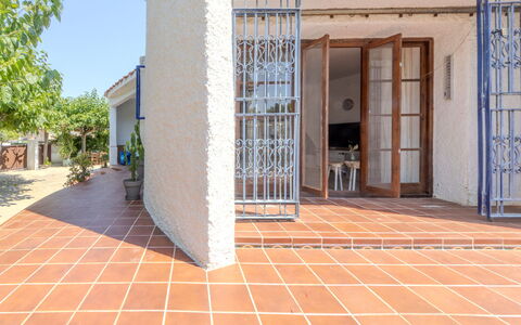 Villa Pipa: House, Shrub, Home, Residential Area, Estate, Cottage, Hacienda, Yard, Shade, Lawn