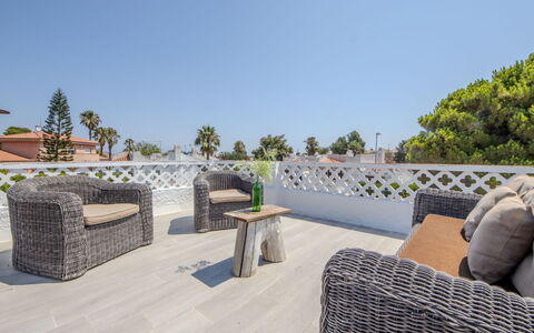 Villa Pipa: House, Shrub, Home, Residential Area, Estate, Cottage, Hacienda, Yard, Shade, Lawn