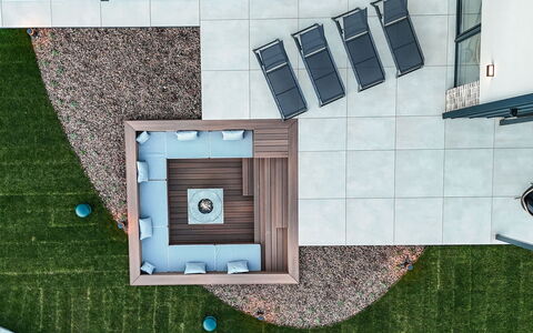 Alfa: House, Shrub, Home, Residential Area, Estate, Cottage, Hacienda, Yard, Shade, Lawn