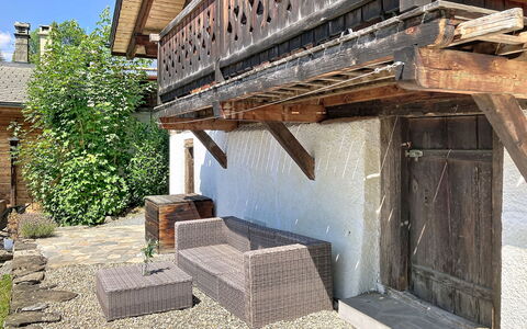 Chalet 1899: Wood, Cottage, Hardwood, Balcony, Natural Material, Shade, Plank, Wood Stain, Porch