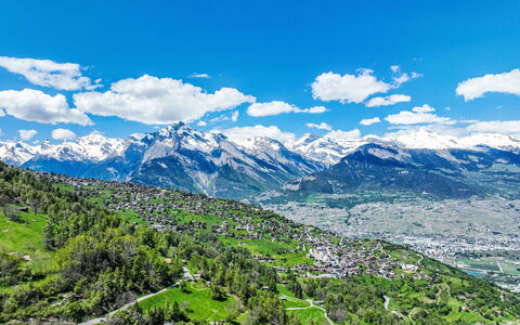 Prima 1084: Mountain, Mountainous Landforms, Hill, Mountain Range, Highland, Cloud, Landscape, Hill Station, Valley, Terrain