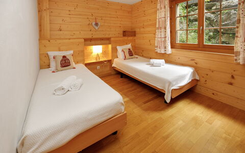 Prima 1084: Wood, Interior Design, Wood Stain, Room, Ceiling, Hardwood, Log Cabin, Varnish, Hotel, Design
