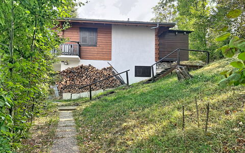 Prima 1084: Wood, Home, Rural Area, Cottage, Backyard, Siding, Slope, Garden, Yard