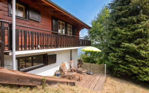 Prima 1084: Wood, Porch, House, Cottage, Home, Roof, Door, Hardwood, Balcony, Siding