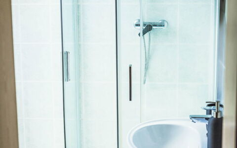 U Šenkýře Mikeše: Bathroom, Plumbing Fixture, Interior Design, Flooring, Floor, Shower, Plumbing, Shower Head, Bathroom Sink, Shower Door