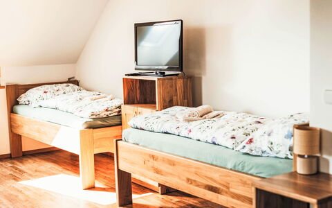 U Šenkýře Mikeše: Wood, Flooring, Floor, Bedroom, Bed, Furniture, Interior Design, Bunk Bed, Room, Bedding
