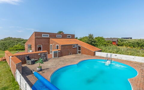 Scarlet - 500M from the Sea: Blue, Swimming Pool, Farmhouse