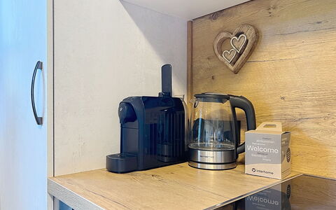 Des Kaisers Kleines Reich: Interior Design, Kitchen Appliance, Small Appliance, Shelving, Home Appliance, Shelf, Coffeemaker, Kitchen, Countertop