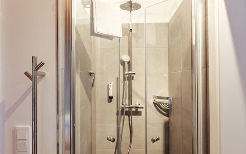 Niederwölz 603: Bathroom, Plumbing Fixture, Flooring, Shower, Interior Design, Plumbing, Floor, Shower Head, Shower Door, Shower Panel