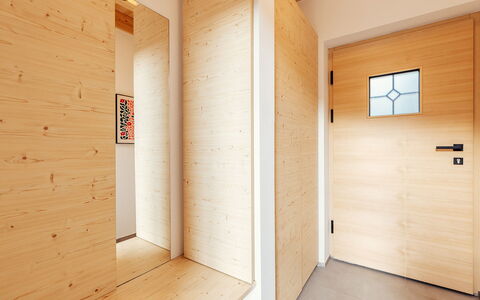 Niederwölz 604: Wood, Flooring, Floor, Wood Flooring, Hardwood, Wood Stain, Plank, Plywood, Varnish, Lumber