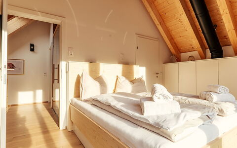 Niederwölz 606: Wood, Bedroom, Interior Design, Flooring, Floor, Furniture, Bed, Home, Bedding, Room