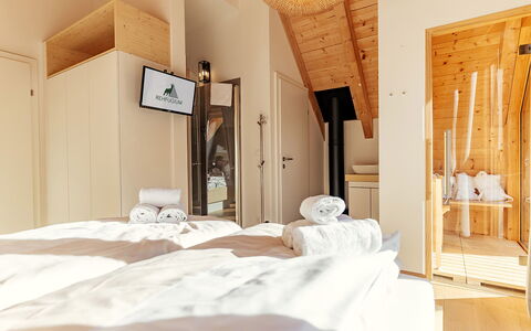 Niederwölz 609: Wood, Interior Design, Bedroom, Home, Floor, Furniture, Ceiling, Bed, Room, Bedding