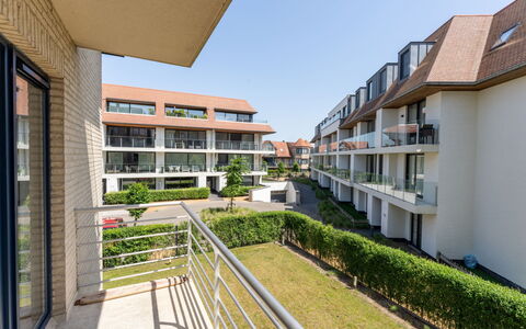 Goldsands Iii with Parking: Residential Area, Apartment, Balcony