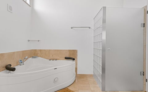 Wreth - 1.5Km from the Sea: Flooring, Wall, Floor, Plumbing Fixture, Interior Design, Bathtub, Plumbing, Bathroom, Composite Material, Room