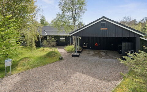 Wreth - 1.5Km from the Sea: Home, Roof, Cottage, Driveway, Estate, Siding, Garage, Garden Buildings, Garden, Yard