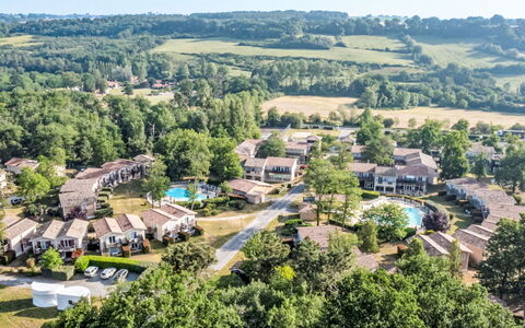 Barbaste 602: Residential Area, Bird'S-Eye View, Neighbourhood, House, Landscape, Home, Land Lot, Aerial Photography, Urban Design, Human Settlement