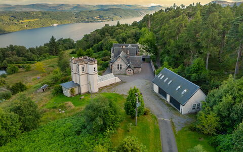 Bunloit Loft: Grass, Landscape, Highland, Rural Area, Hill, Fell, Cottage, Hill Station, Slope, Meadow
