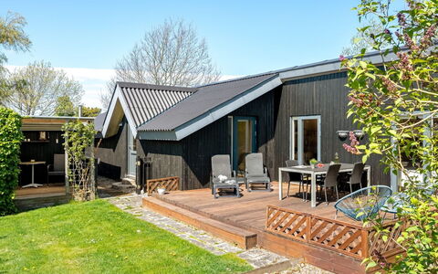 Aida - 550M from the Sea: Wood, Roof, House, Home, Cottage, Siding, Estate, Garden, Backyard, Hardwood