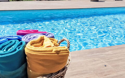 Mar de Cristal Playa Honda 500: Linens, Leisure, Towel, Swimming Pool, Outdoor Furniture, Umbrella, Beach