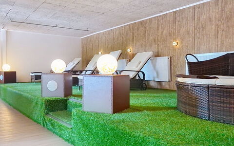 Klaffer am Hochficht 1: Flooring, Floor, Interior Design, Ceiling, Design, Light Fixture, Hardwood, Living Room, Artificial Turf