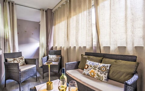 Domus de Mar: Furniture, Interior Design, Floor, Flooring, Wood, Room, Ceiling, Lighting, Textile, Window Covering