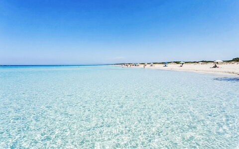 Domus de Mar: Blue, Water, Body Of Water, Horizon, Sea, Beach, Coastal And Oceanic Landforms, Coast, Ocean, Shore
