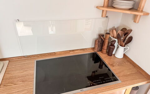 The Oak Suite: Flooring, Floor, Wood Stain, Wood Flooring, Hardwood, Major Appliance, Plywood, Home Appliance, Kitchen