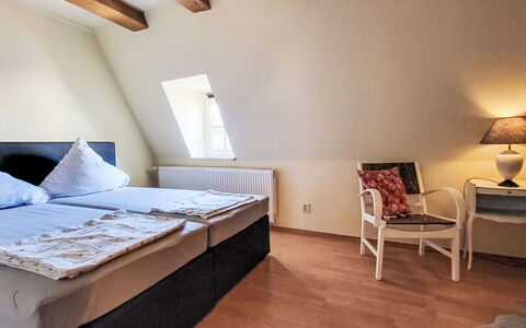 Marktblick: Home, Bedroom, Hotel, Bed Frame, Bed