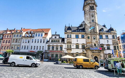 Marktblick: Sky, Building, City, Urban Area, Town, Steeple, Facade, Public Space, Landmark