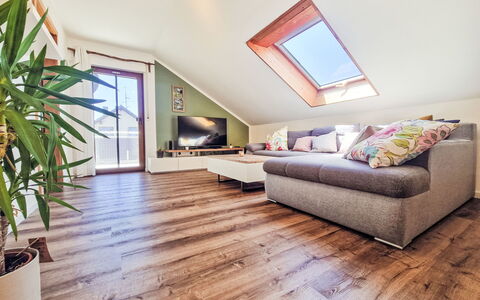 Annette: Flooring, Wood Flooring, Floor, Interior Design, Furniture, Wood, Laminate Flooring, Living Room, Room, Ceiling