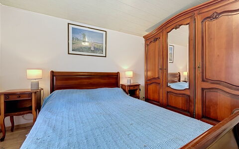 La Toulière: Bed, Furniture, Bedroom, Wood, Interior Design, Floor, Bed Sheet, Flooring, Bedding, Room