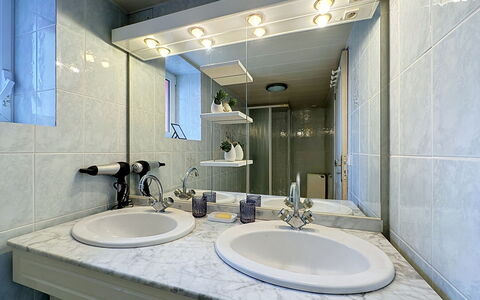 La Toulière: Bathroom Sink, Bathroom, Plumbing Fixture, Sink, Interior Design, Wall, Countertop, Mirror, Tap, Flooring