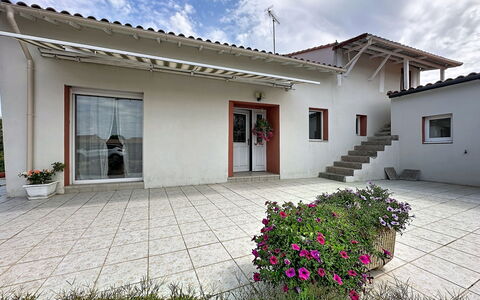 La Toulière: Building, House, Residential Area, Home, Roof, Facade, Architecture, Door, Estate