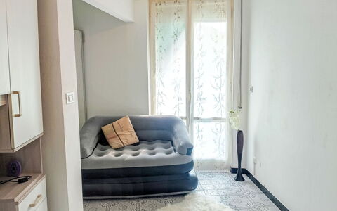 Onda Blu House: Furniture, Interior Design, Floor, Flooring, Wood, Room, Textile, Living Room, Couch, Lighting