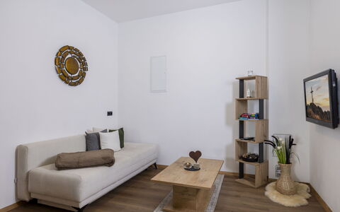 Eberharter am Schweinberg: Furniture, Interior Design, Flooring, Couch, Wall, Floor, Room, Wood, Living Room, Wood Flooring