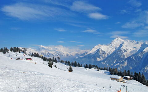Eberharter am Schweinberg: Snow, Sky, Mountain, Mountainous Landforms, Winter, Mountain Range, Glacial Landform, Highland, Terrain, Geological Phenomenon