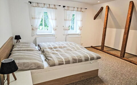 Sára: Bed, Bedroom, Bedding, Bed Sheet, Interior Design, Flooring, Furniture, Floor, Wood, Room