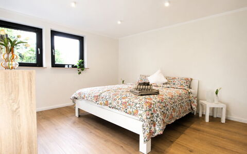 Herzwerk Schwalenberg: Bed, Furniture, Interior Design, Bedroom, Flooring, Floor, Bedding, Wall, Bed Sheet, Wood