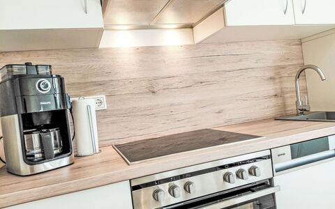 Herzwerk Schwalenberg: Wood, Countertop, Kitchen, Kitchen Appliance, Flooring, Home Appliance, Cabinetry, Major Appliance, Small Appliance, Wood Stain