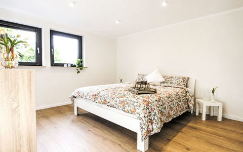Herzwerk Schwalenberg: Bed, Interior Design, Furniture, Bedroom, Flooring, Bedding, Floor, Bed Sheet, Wall, Room